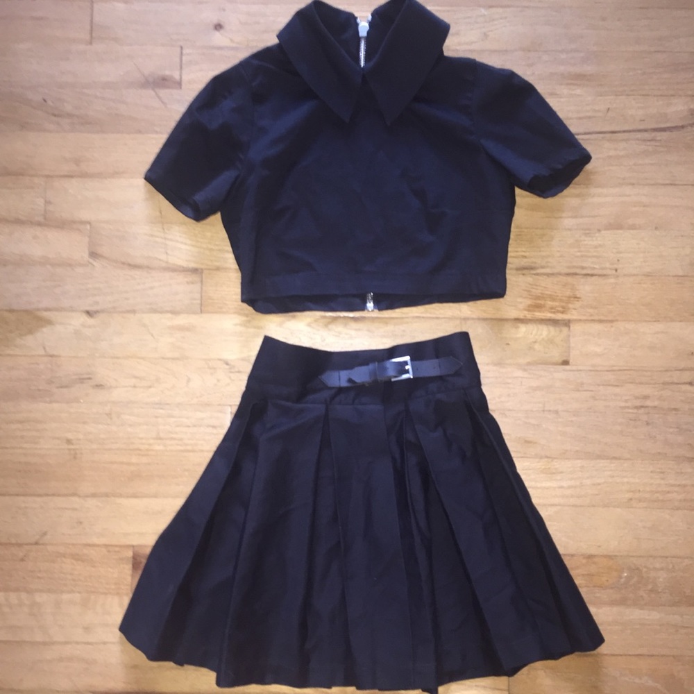 DEANDRI CROPPED SHIRT AND PLEATED SKIRT SET (XS)